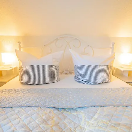 Holiday home Wiesenstrasse 23 Haus Hansi Zingst